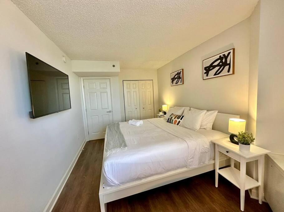 Incredible Apartment With Rooftop In Pentagon City アーリントン エクステリア 写真
